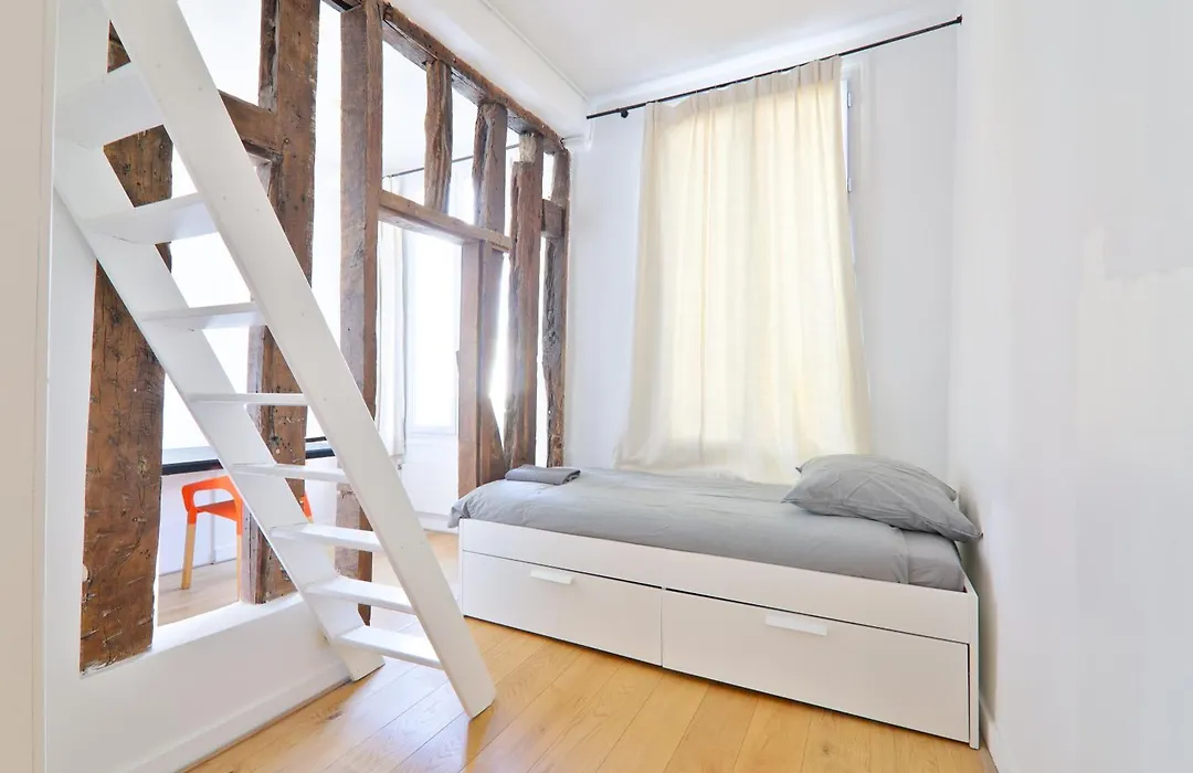 Appartement Mezzanine Quartier Chatelet Les Halles 4 Free Netflix-1